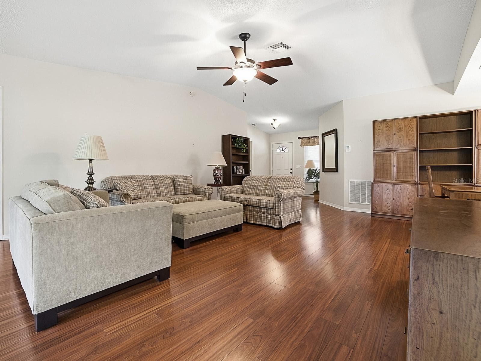 LOTS OF OPEN AREA - 32543 OAK PARK DR, LEESBURG