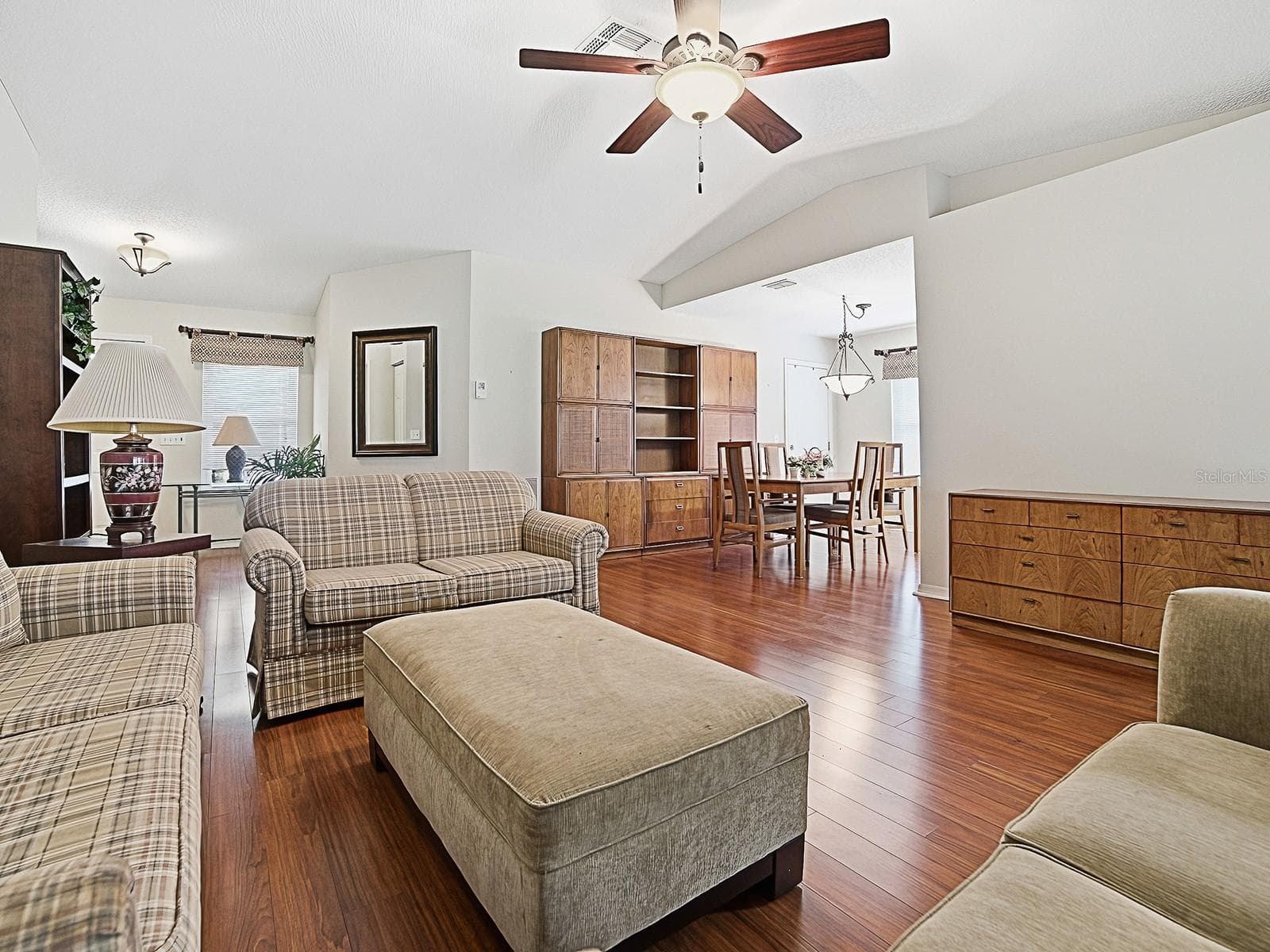 LIVING/DINING AREA - 32543 OAK PARK DR, LEESBURG