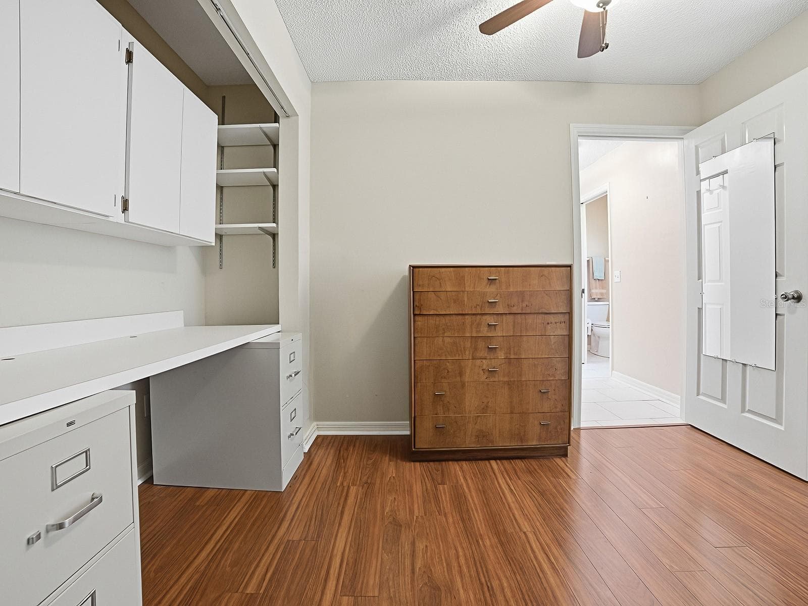 CRAFT/OFFICE ROOM - 32543 OAK PARK DR, LEESBURG