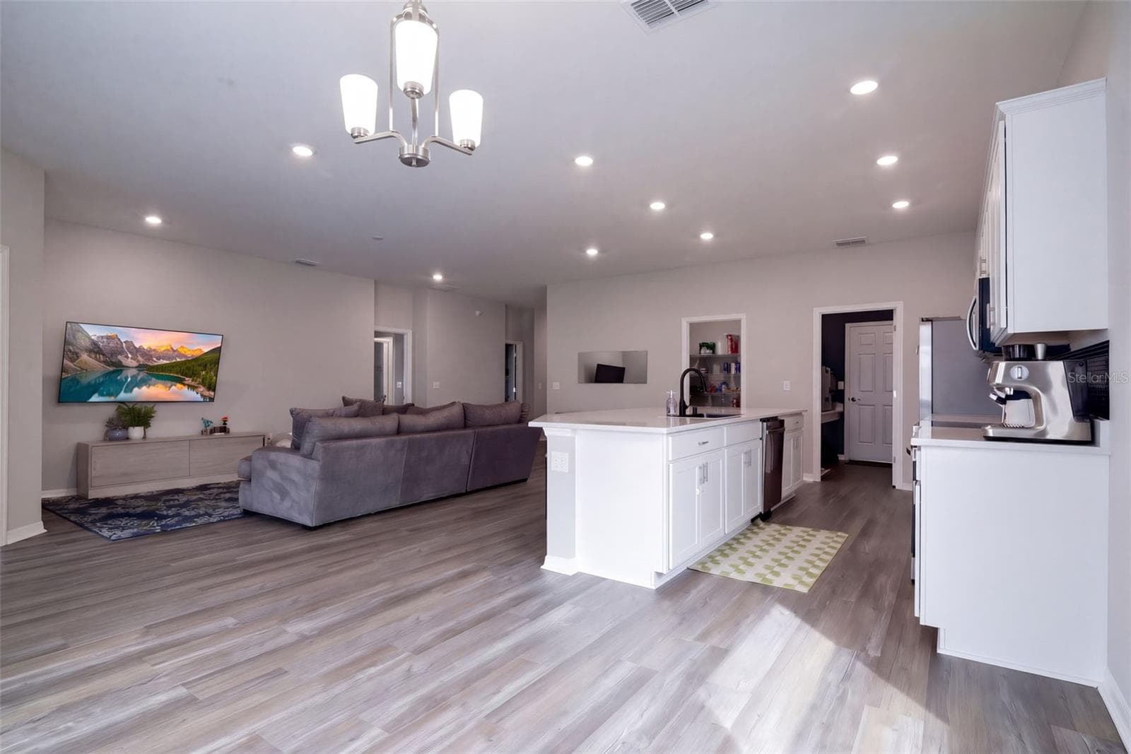 Single Family Residence at 1104 MOUNTAIN FLOWER LANE,, DAVENPORT, photo 9 of 45