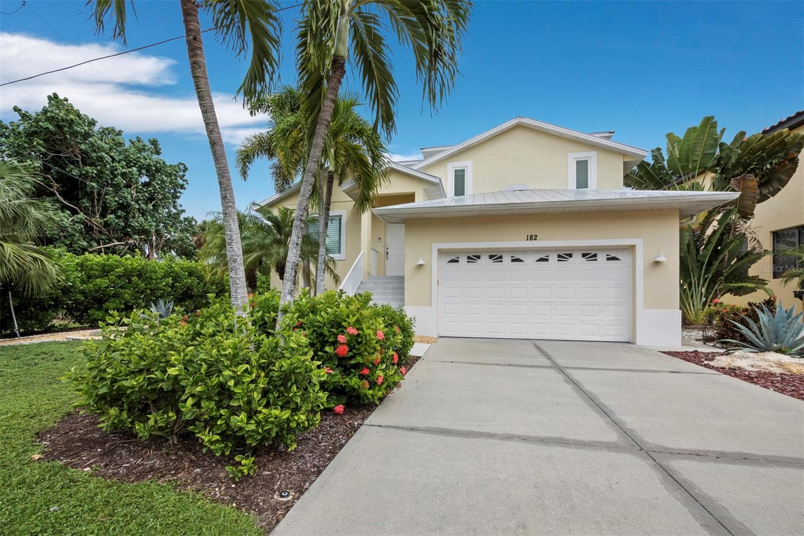 Single Family Residence at 182 ISLAND CIR, SARASOTA, photo 2 of 41
