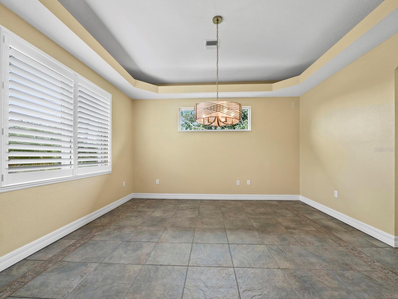 Single Family Residence at 182 ISLAND CIR, SARASOTA, photo 7 of 41