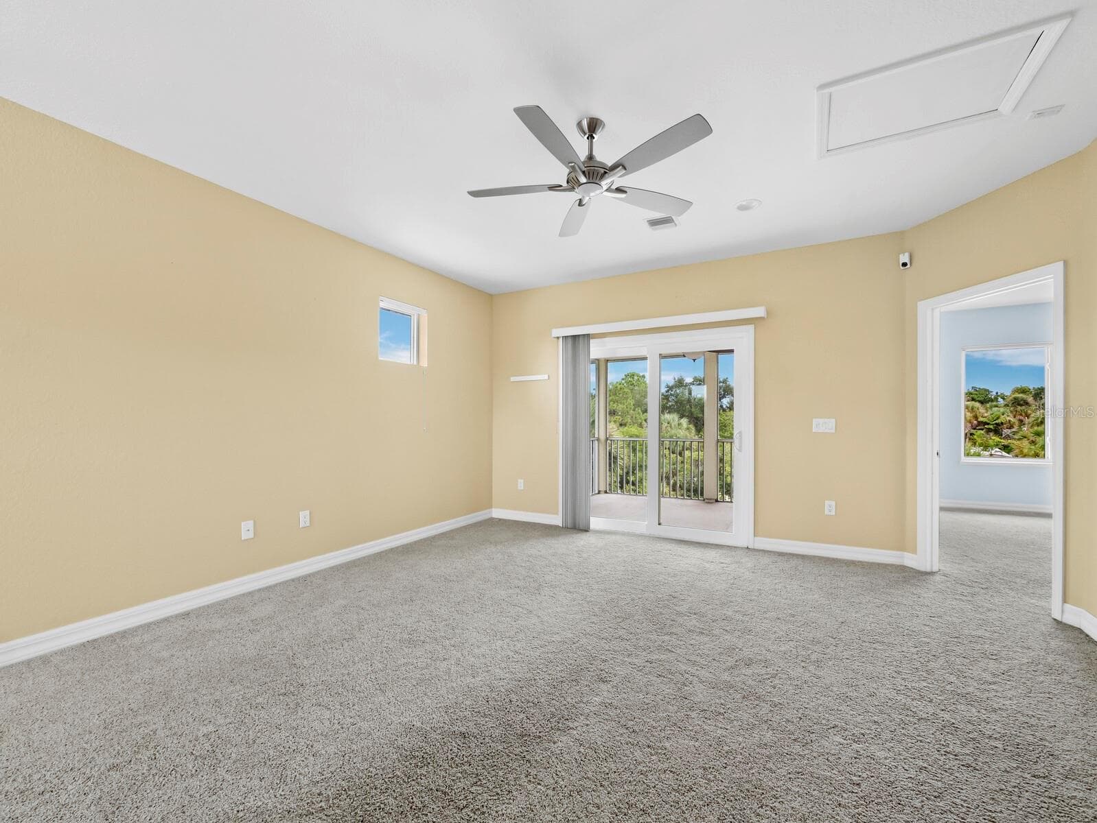 Single Family Residence at 182 ISLAND CIR, SARASOTA, photo 25 of 41