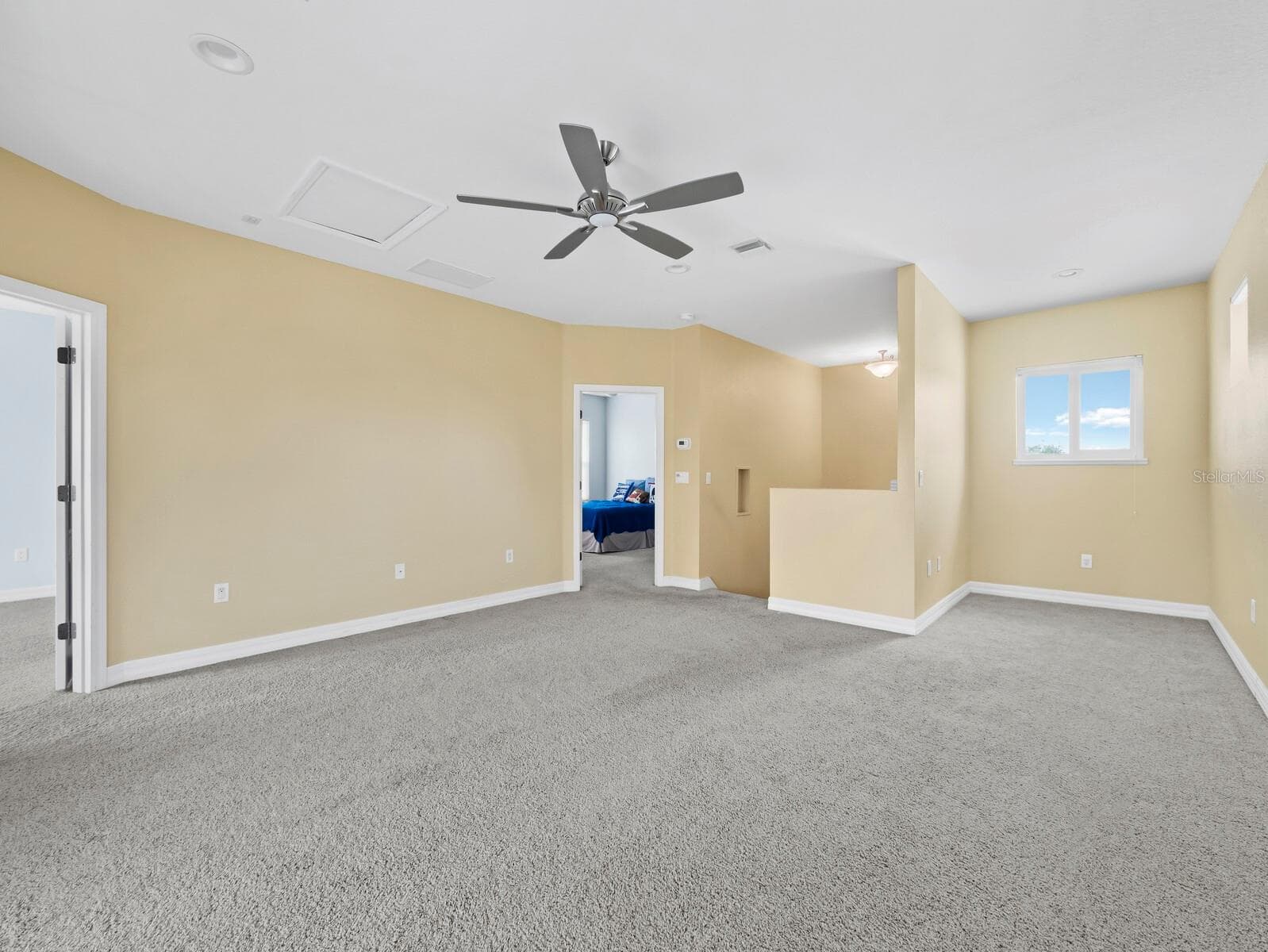 Single Family Residence at 182 ISLAND CIR, SARASOTA, photo 26 of 41