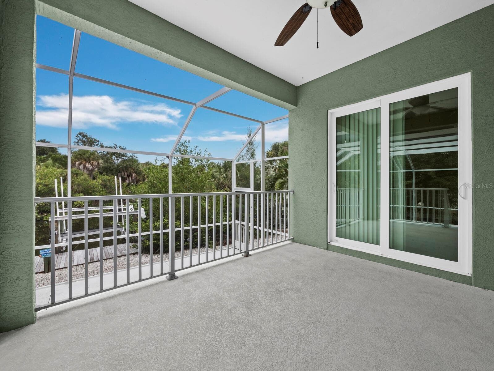 Single Family Residence at 182 ISLAND CIR, SARASOTA, photo 31 of 41