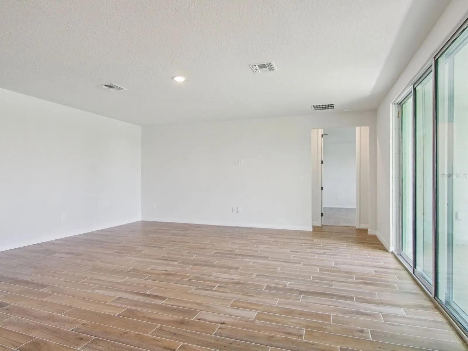 Single Family Residence at 10827 BUDDING BLOSSOM CT, PARRISH, photo 2 of 15