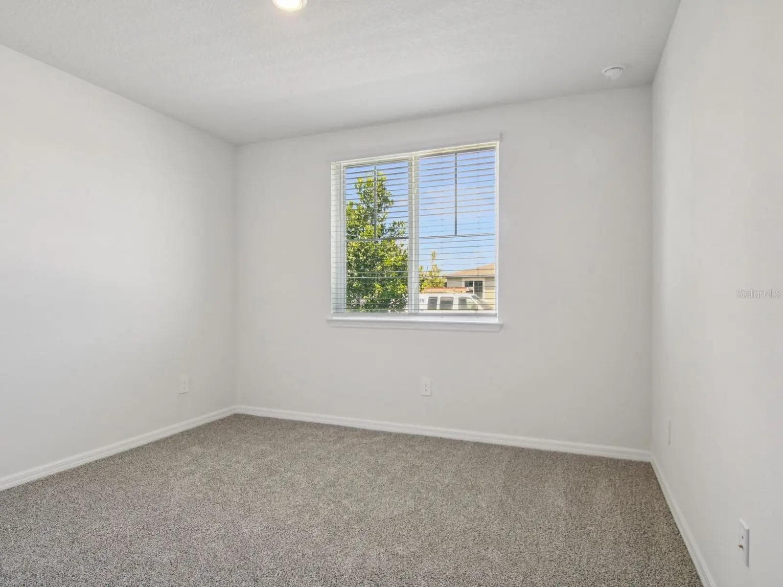 Single Family Residence at 10827 BUDDING BLOSSOM CT, PARRISH, photo 3 of 15