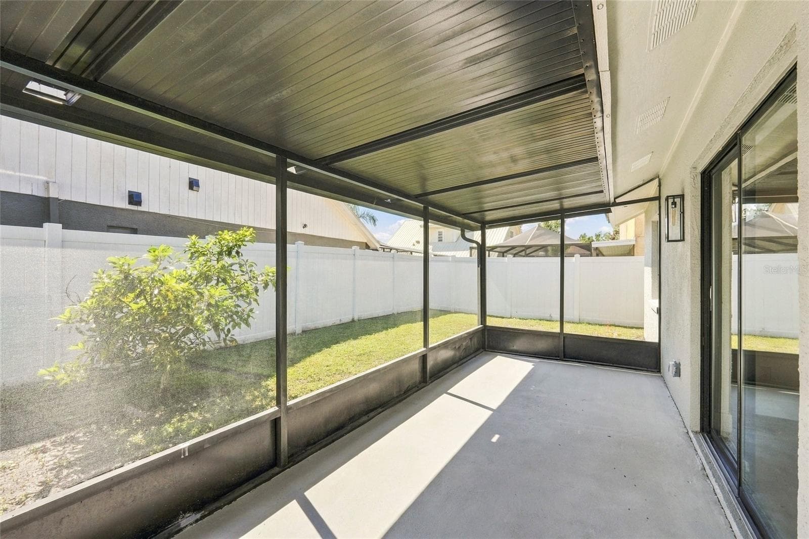Single Family Residence at 11233 ELMFIELD DR, TAMPA, photo 35 of 38