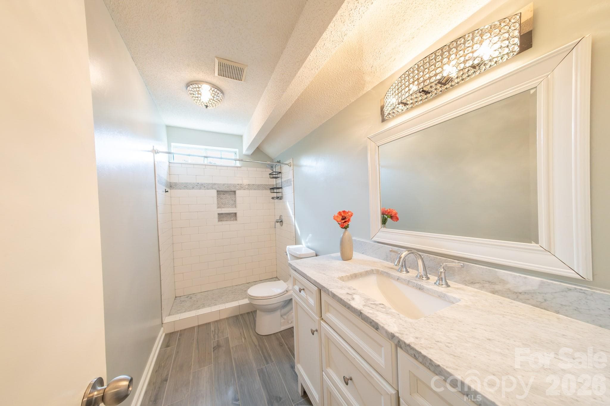 Upstairs full bath - 13836 Poppleton Court, Charlotte