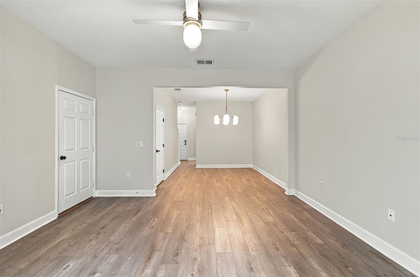 Dining Room / Living Room Combo - 5303 POINT PLEASANT LN, TAMPA