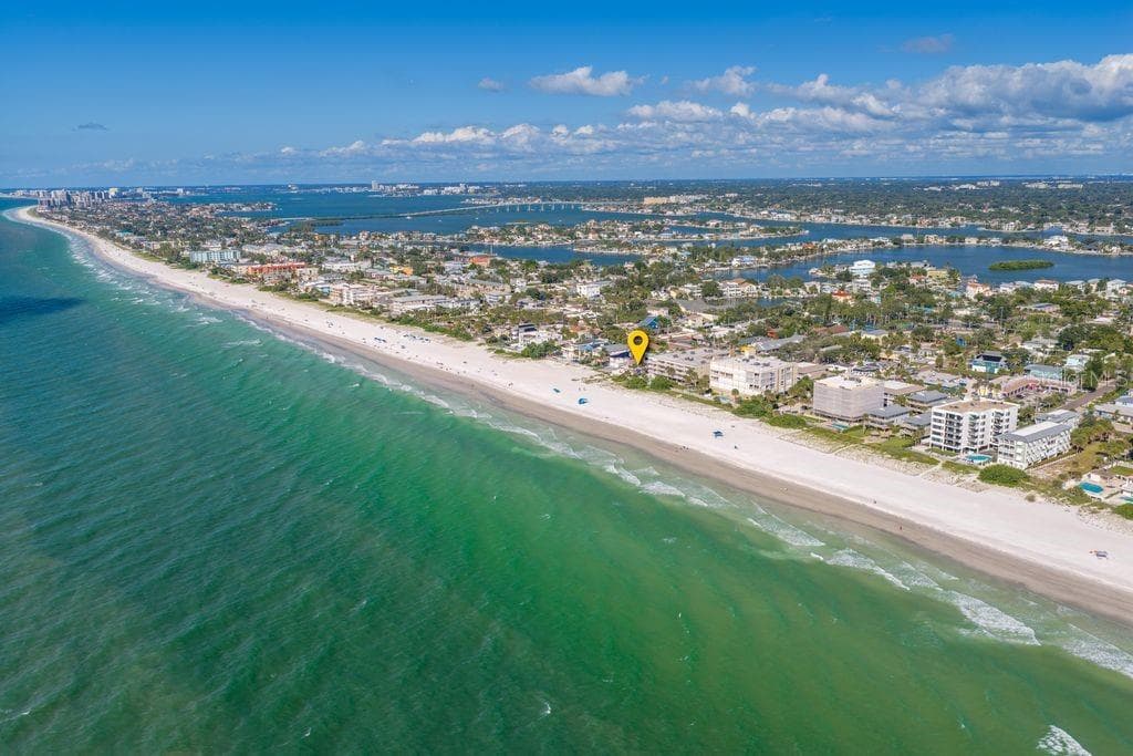Located in the heart of Indian Rocks Beach and just a short walk from recreational and cultural venues such as pickleball, softball, art center, and library, this is a fabulous coastal opportunity! - 1512 GULF BLVD, INDIAN ROCKS BEACH