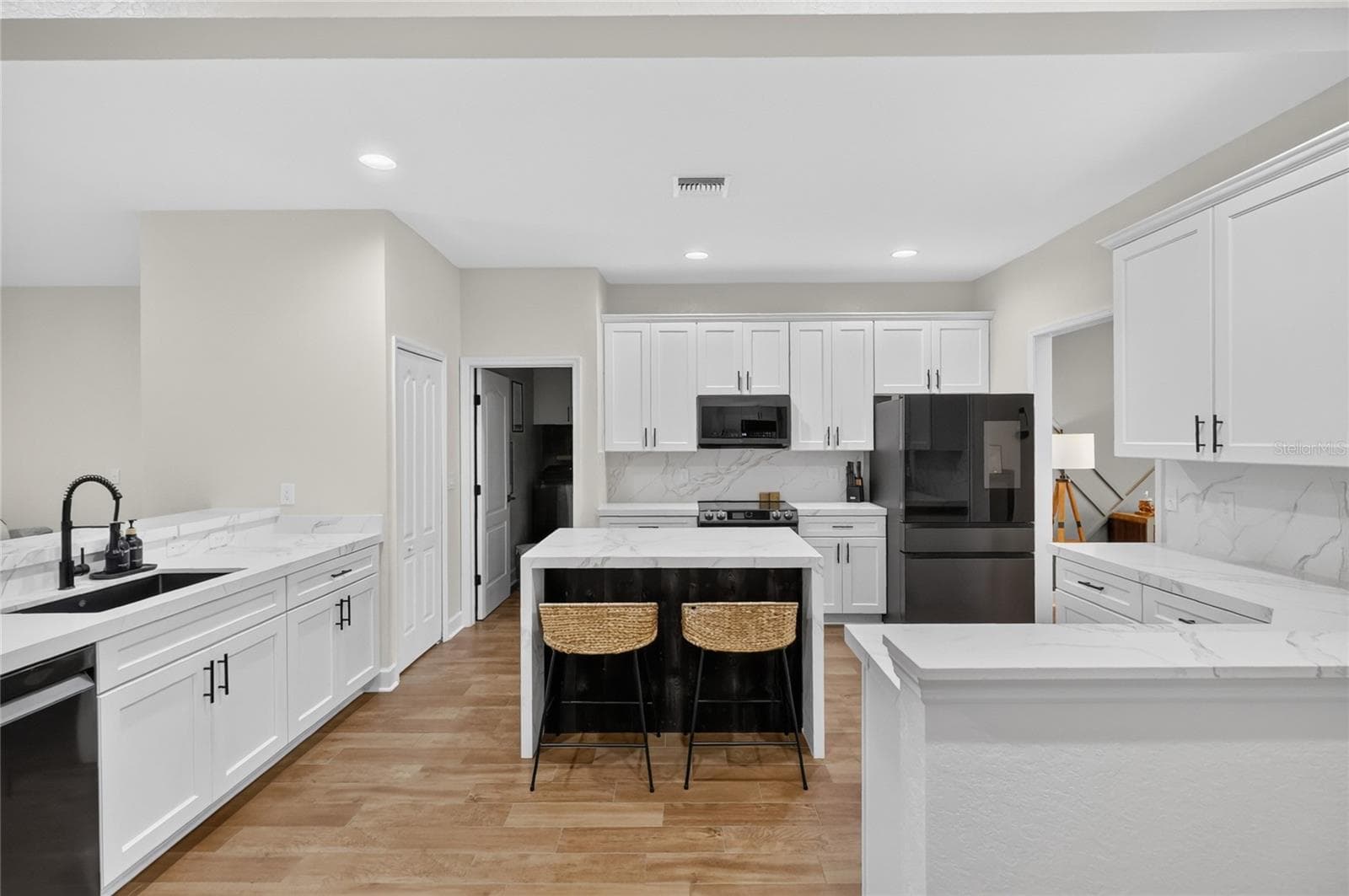Nice upgraded kitchen. - 5020 MOSS HAMMOCK TRL, SEBRING