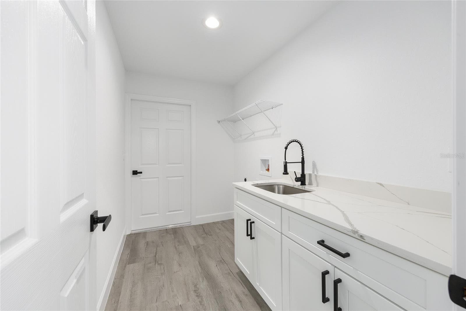 Laundry Room with Sink - 6501 NW 61ST LN, OCALA