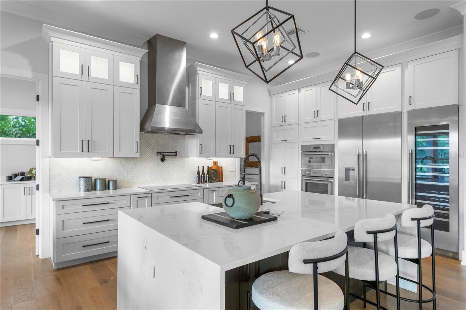 Single Family Residence at 790 CORDOVA BLVD NE, ST PETERSBURG, photo 15 of 54
