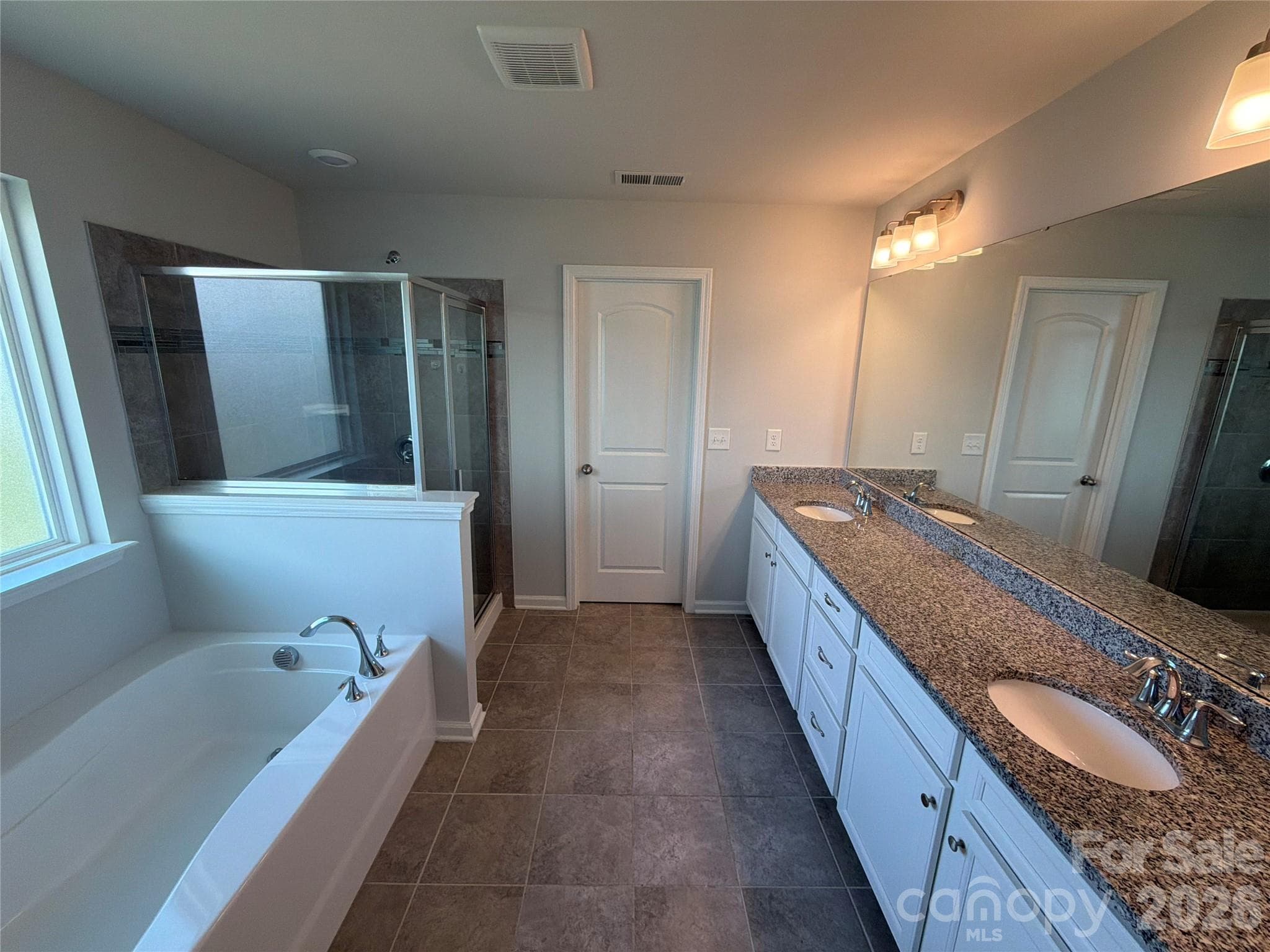 Single Family Residence at 6219 Shumard Oak Way, Fort Mill, photo 12 of 26