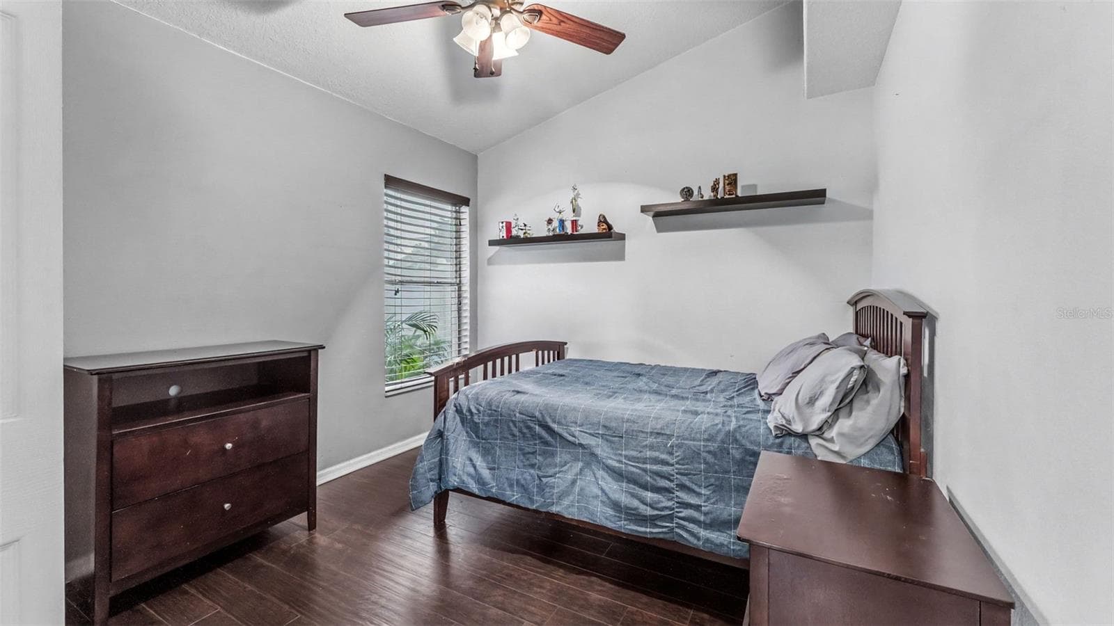 Guestroom 1 - 126 KING GEORGE DR, DAVENPORT