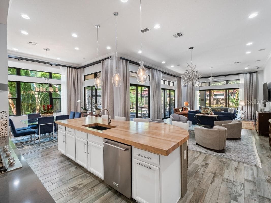 Single Family Residence at 8418 VIA VITTORIA WAY, ORLANDO, photo 11 of 72