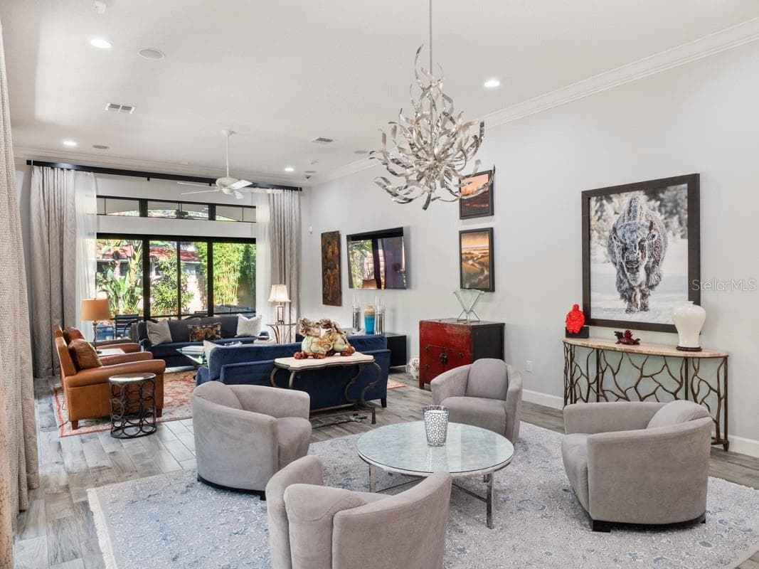Chandelier does not convey. - 8418 VIA VITTORIA WAY, ORLANDO
