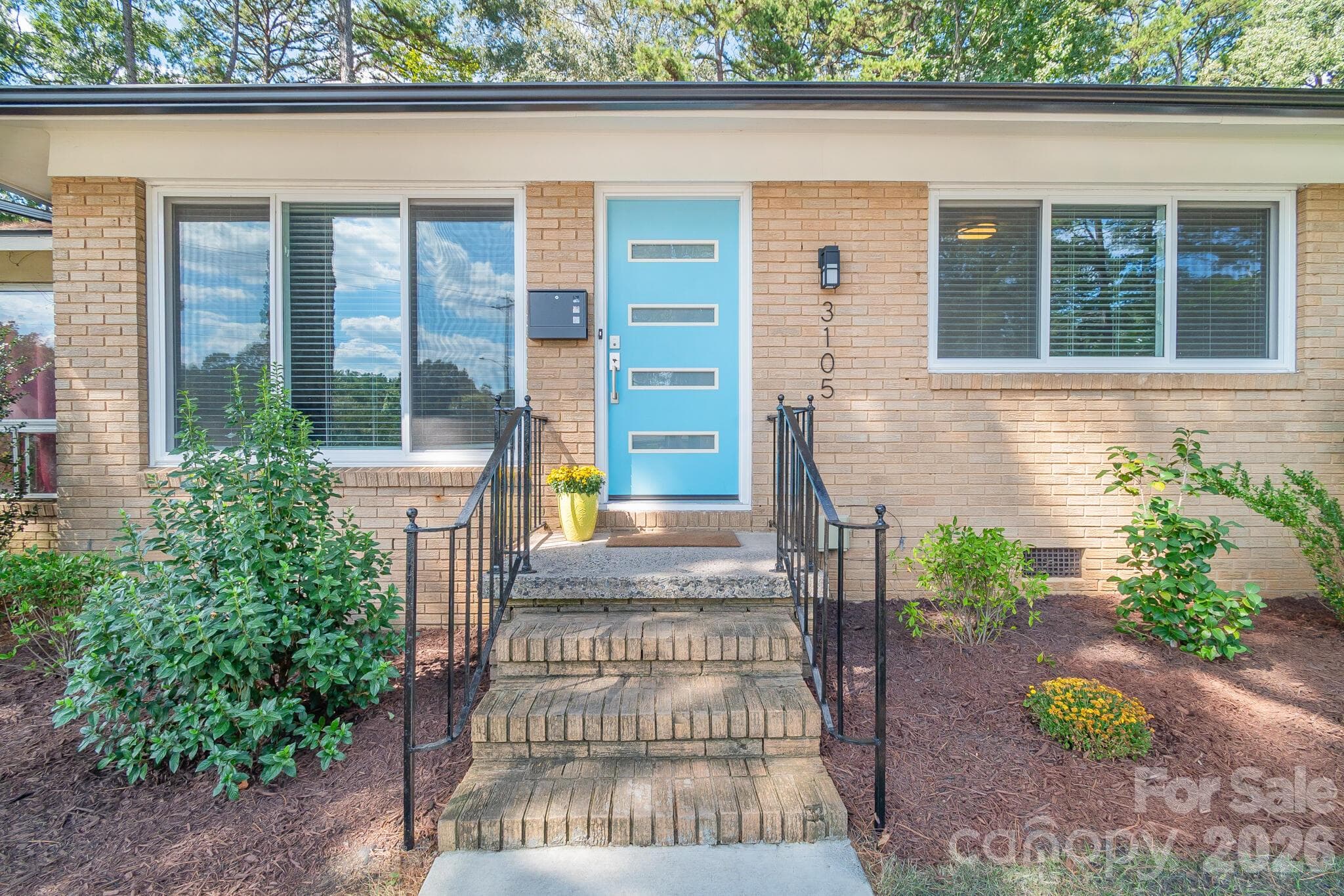 Condominium at 3105 Erskine Drive, Charlotte, photo 2 of 31