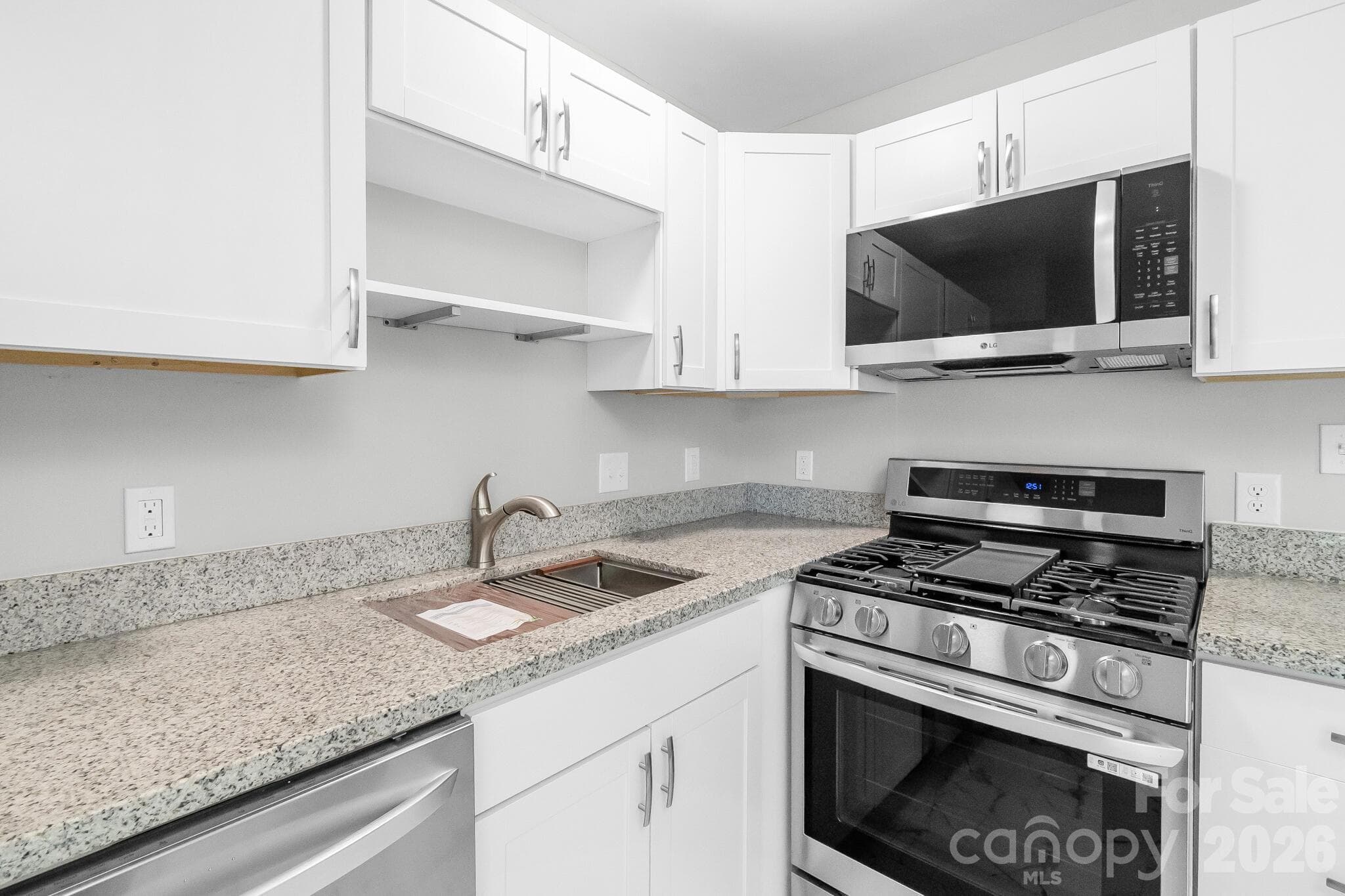 Condominium at 3105 Erskine Drive, Charlotte, photo 5 of 31