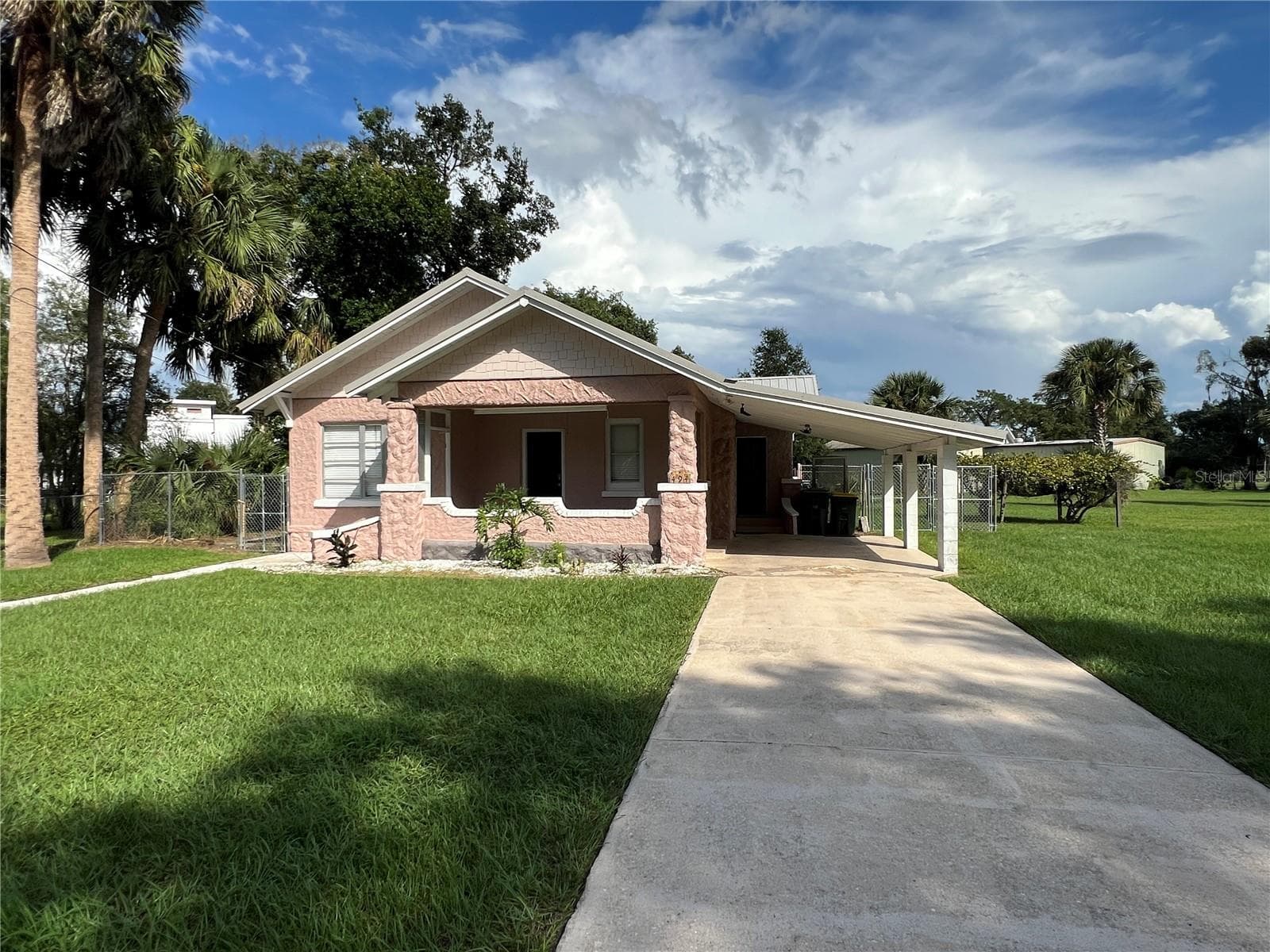 Front Of Home From Street - 494 BRAINARD AVE, UMATILLA