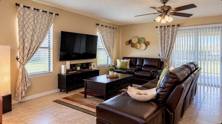 Single Family Residence at 2921 CASABELLA DR, KISSIMMEE, photo 16 of 20