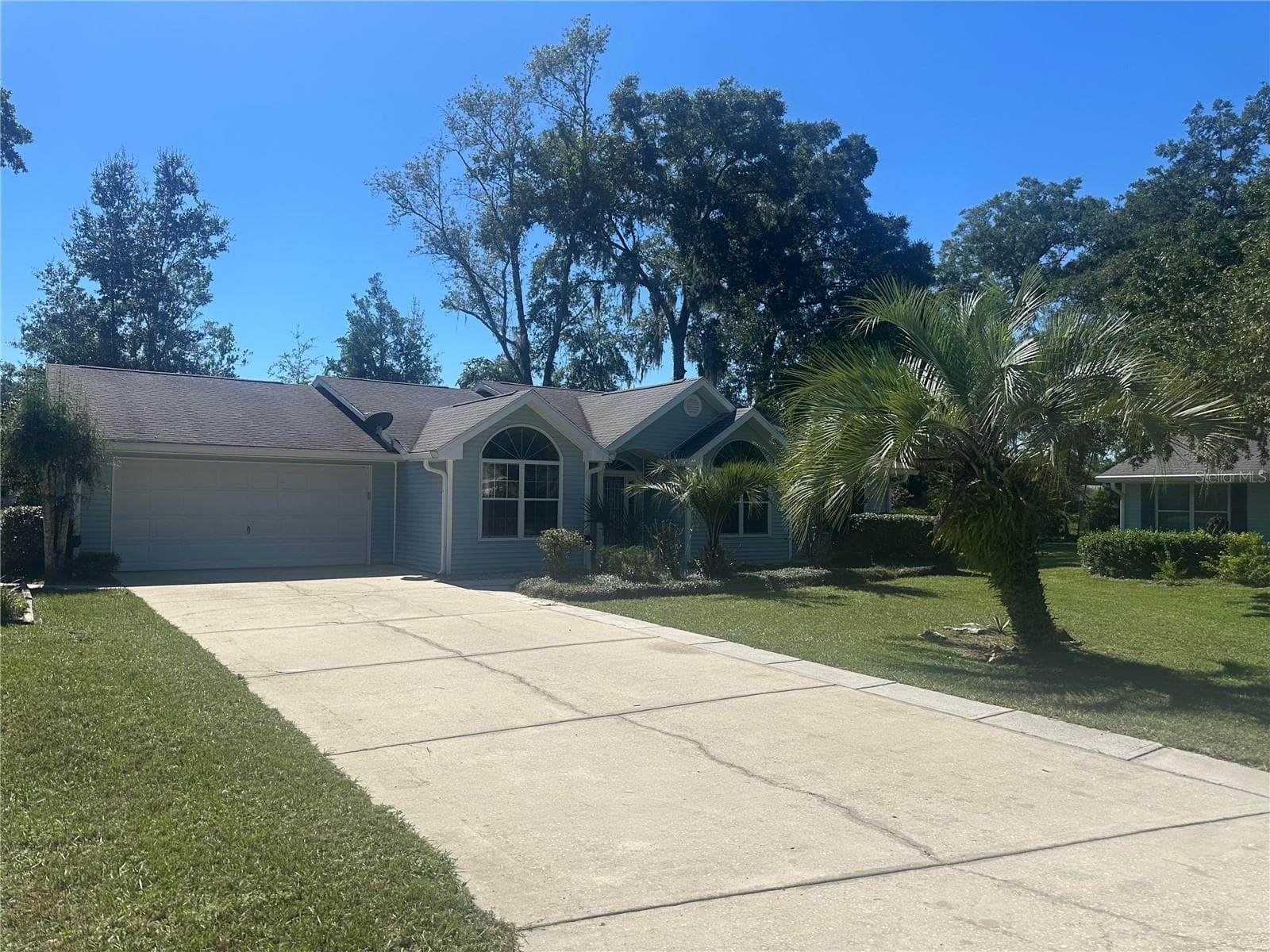 Oversized lot with long driveway - 10816 SW 83RD AVE, OCALA