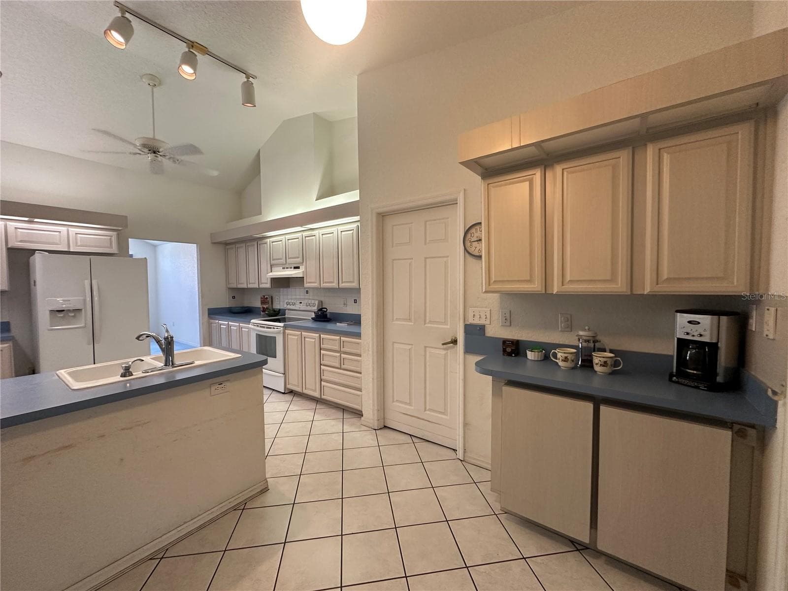 Dinette/Breakfast Nook - 10816 SW 83RD AVE, OCALA
