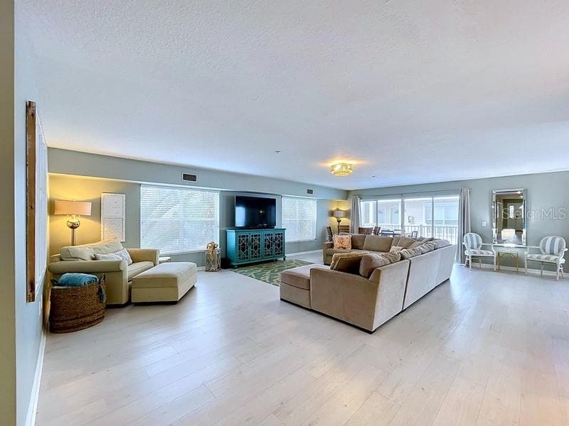 Condominium at 504 GULF BLVD #101, INDIAN ROCKS BEACH, photo 8 of 27
