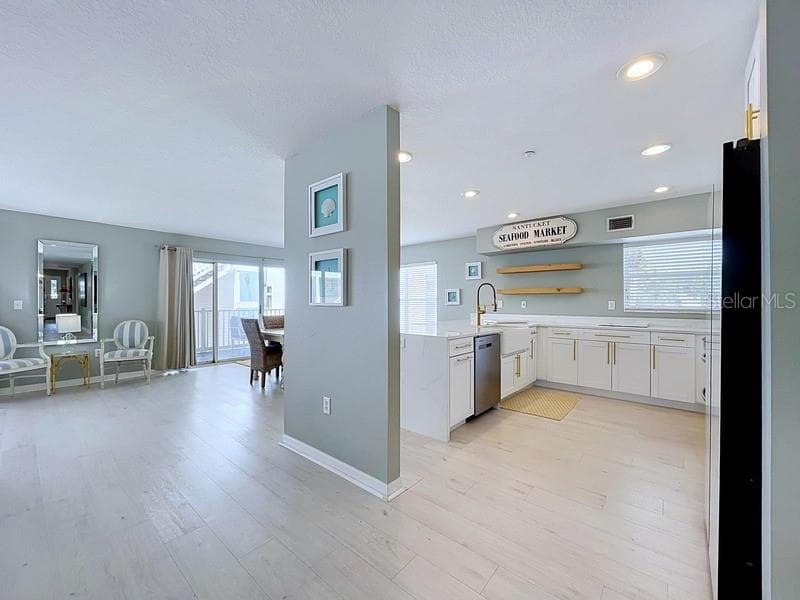 Condominium at 504 GULF BLVD #101, INDIAN ROCKS BEACH, photo 14 of 27