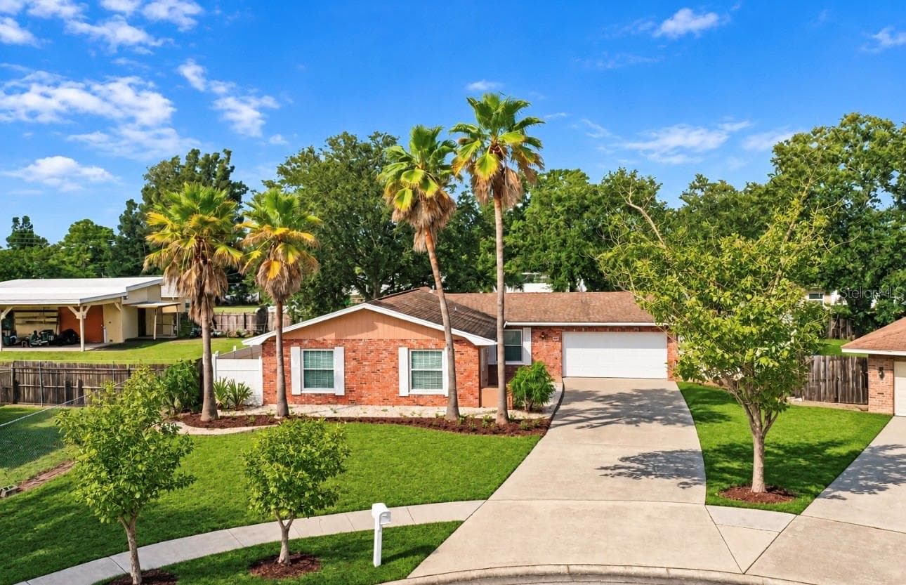 2200 STACY CT