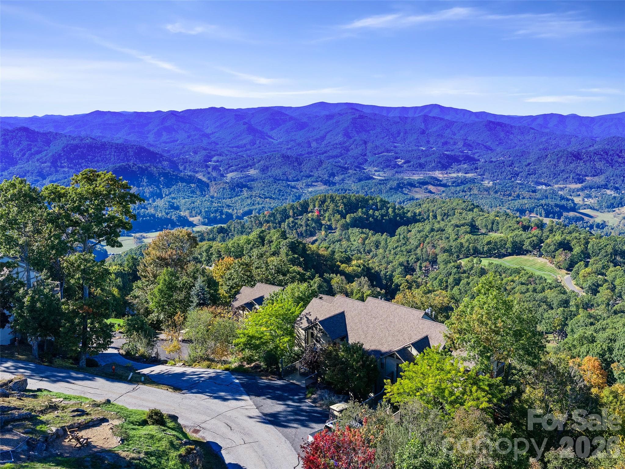 Paved access - 80 Slickrock Road, Burnsville