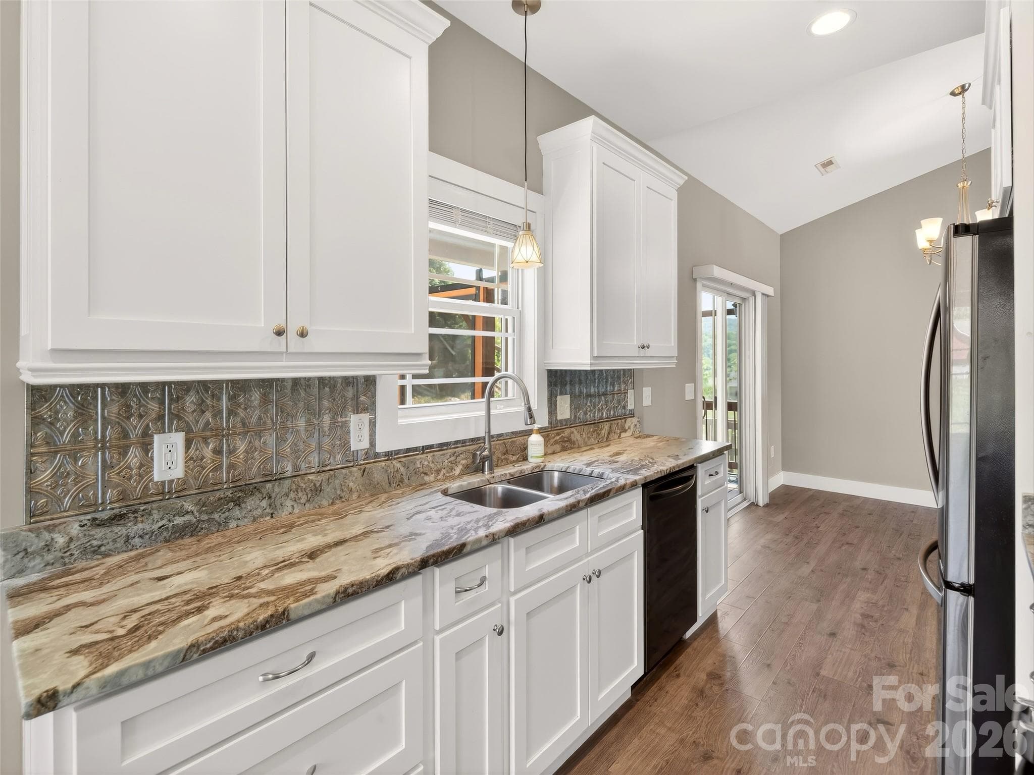 Single Family Residence at 133 Asher Lane, Etowah, photo 11 of 36