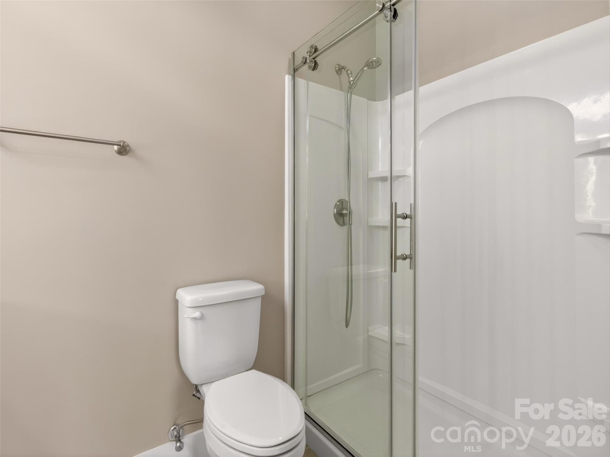 Walk-in Shower - 133 Asher Lane, Etowah