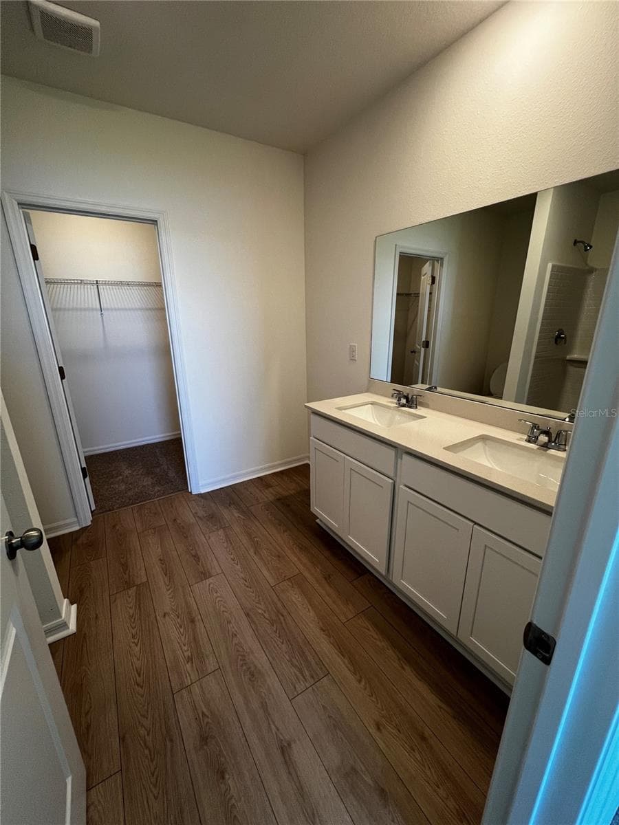 Primary En-Suite with walk in closet - 12910 RED DEER PL, PARRISH