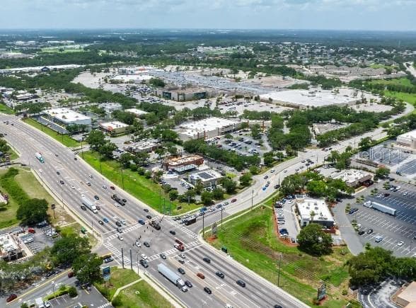 Lakeland Mall just 4 miles away from home. - 4349 WINESAP WAY, LAKELAND