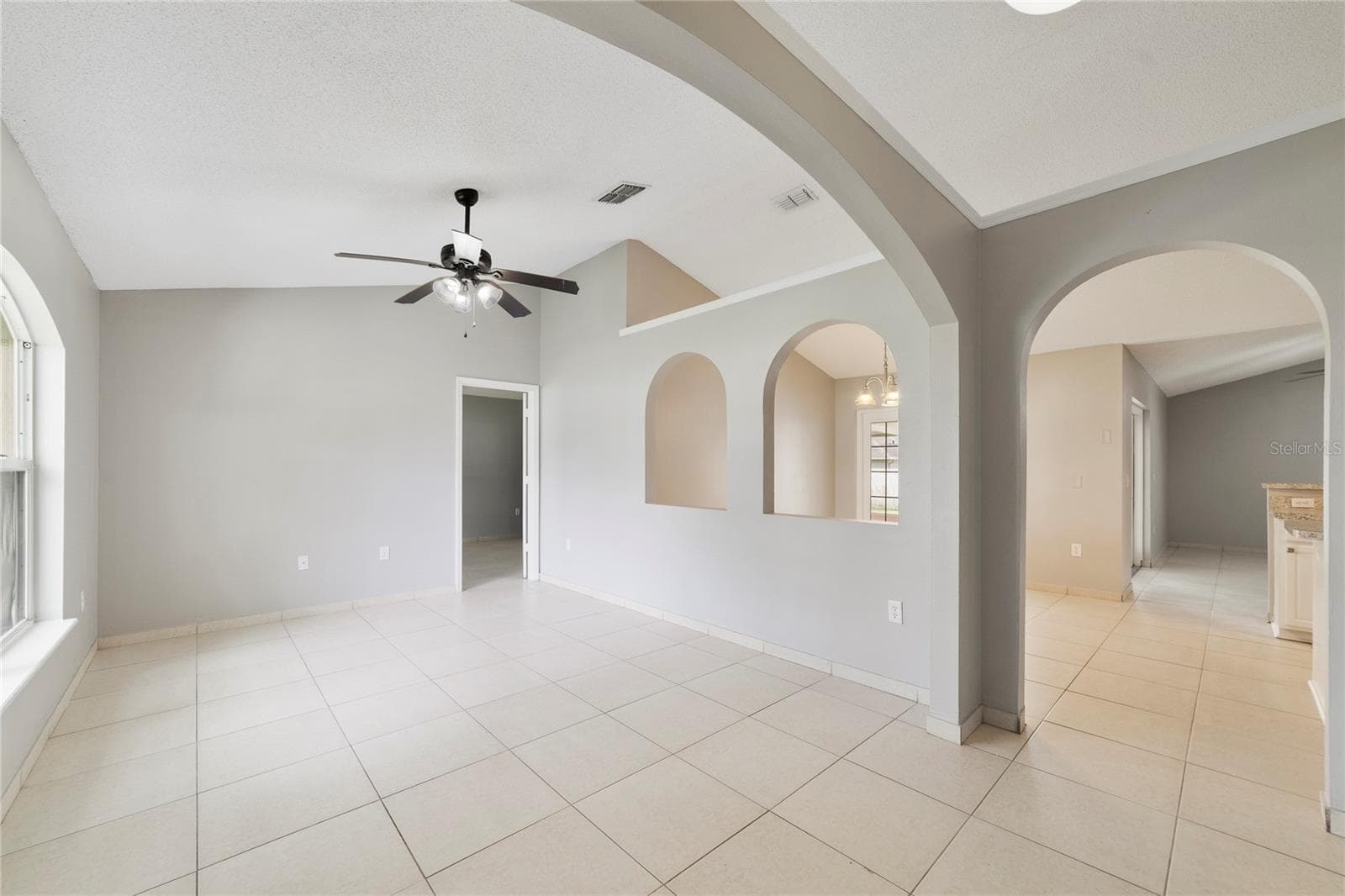 Single Family Residence at 1163 PERPIGNAN CT, KISSIMMEE, photo 3 of 25