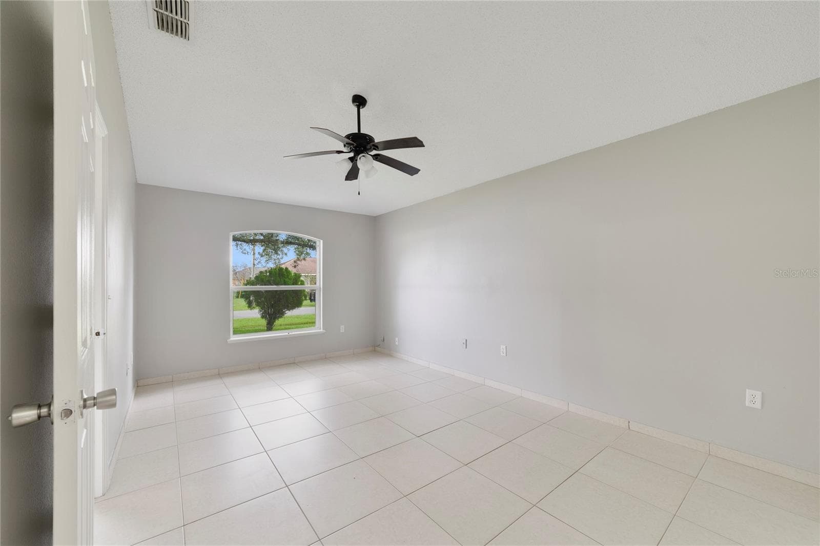 Single Family Residence at 1163 PERPIGNAN CT, KISSIMMEE, photo 19 of 25