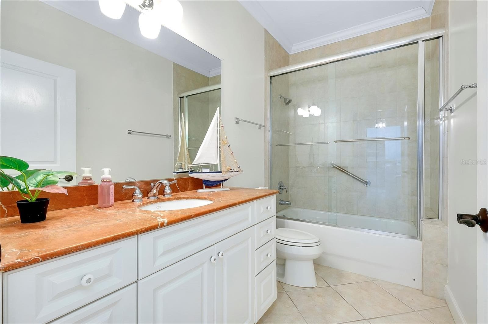 Condominium at 3314 WOOD THRUSH DR #124, PUNTA GORDA, photo 7 of 37