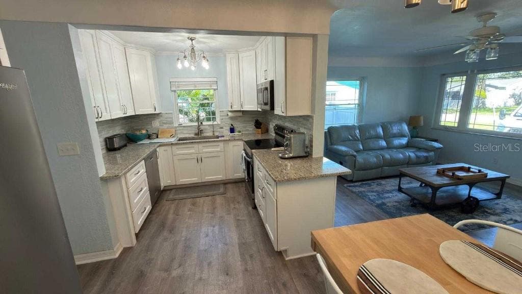 Single Family Residence at 324 36TH AVE NE, ST PETERSBURG, photo 2 of 15