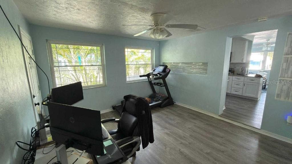 Single Family Residence at 324 36TH AVE NE, ST PETERSBURG, photo 6 of 15