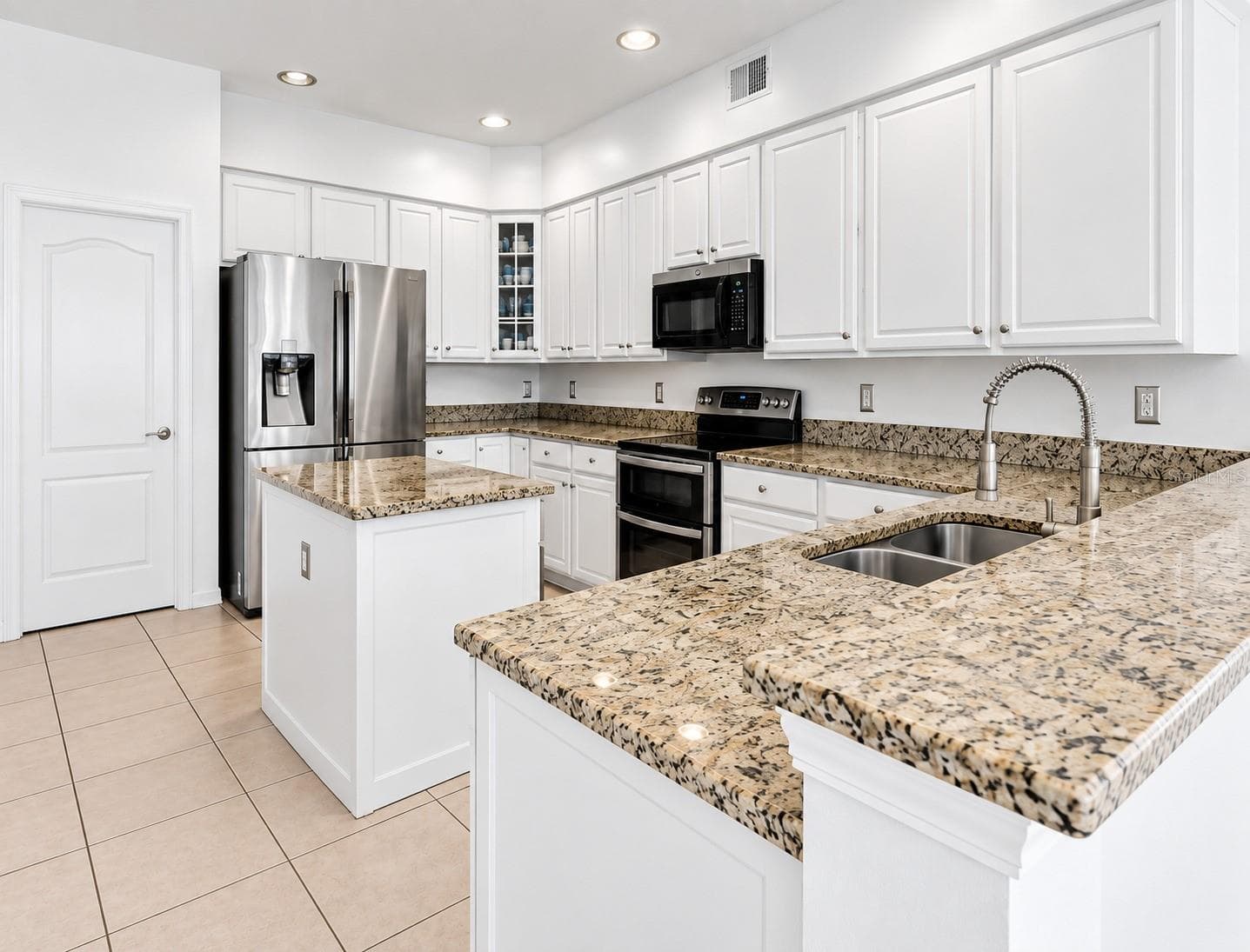 Single Family Residence at 1349 CASTLEPORT RD, WINTER GARDEN, photo 4 of 20
