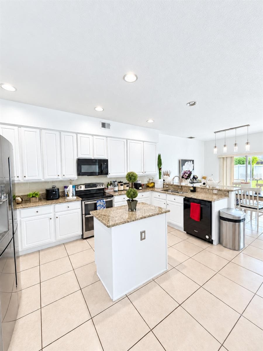 Single Family Residence at 1349 CASTLEPORT RD, WINTER GARDEN, photo 5 of 20