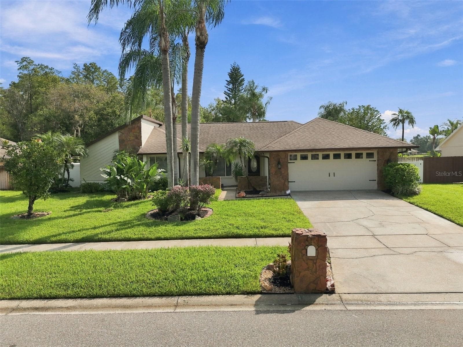 Front - 15113 ALEXIS DR, TAMPA