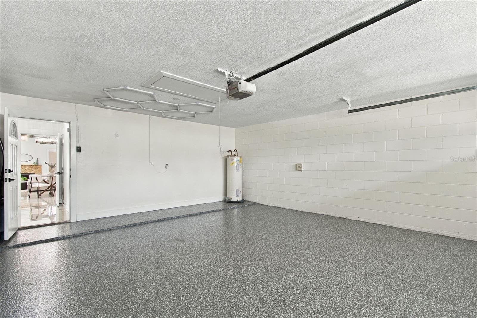 2 Car Garage - 15113 ALEXIS DR, TAMPA