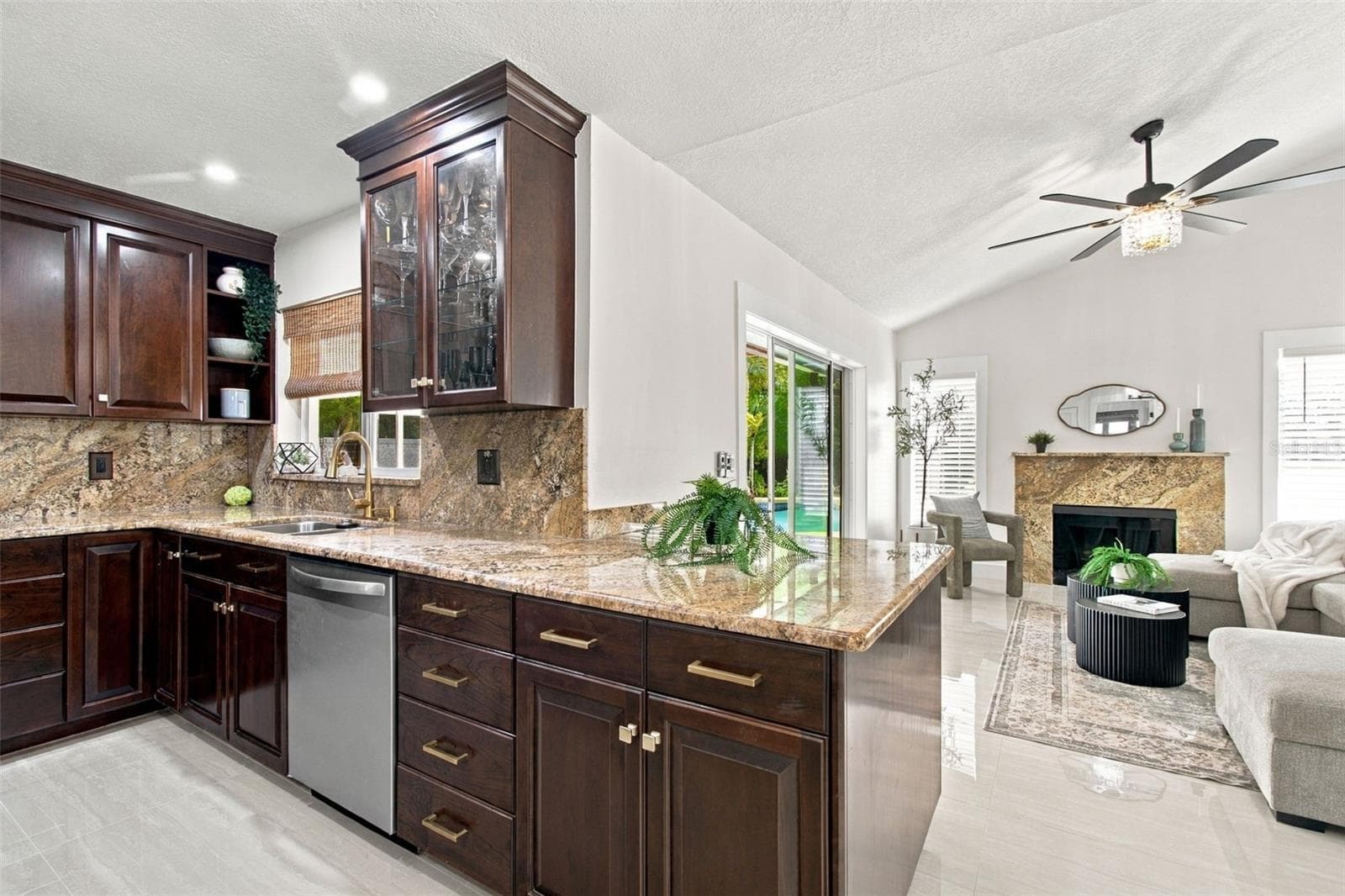 Kitchen - 15113 ALEXIS DR, TAMPA