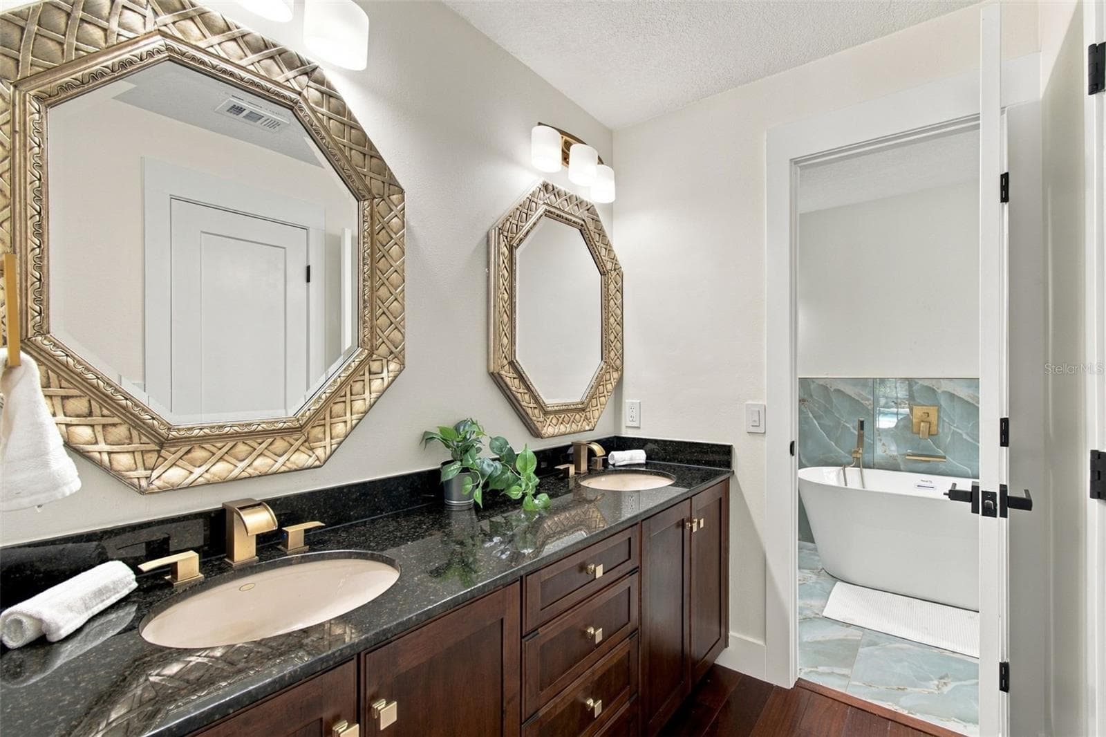 Double Vanity Ensuite - 15113 ALEXIS DR, TAMPA