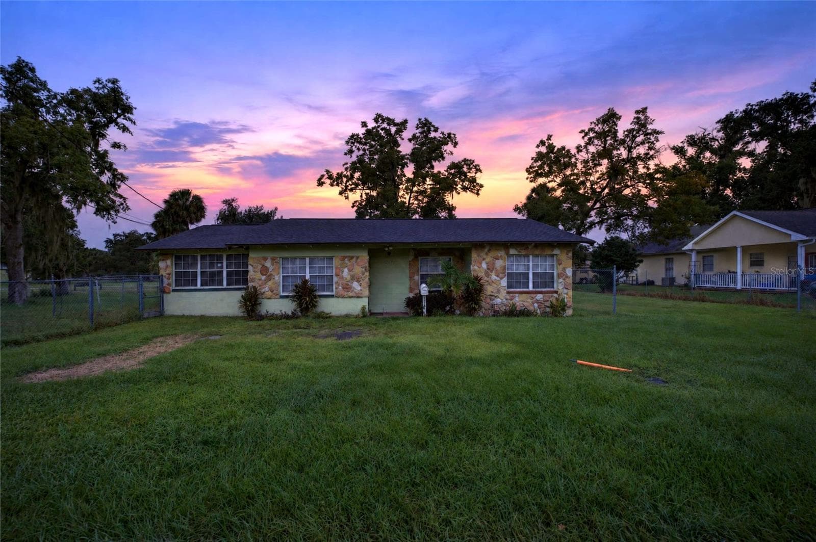 Single Family Residence at 1210 W 15TH ST, SANFORD, photo 2 of 35
