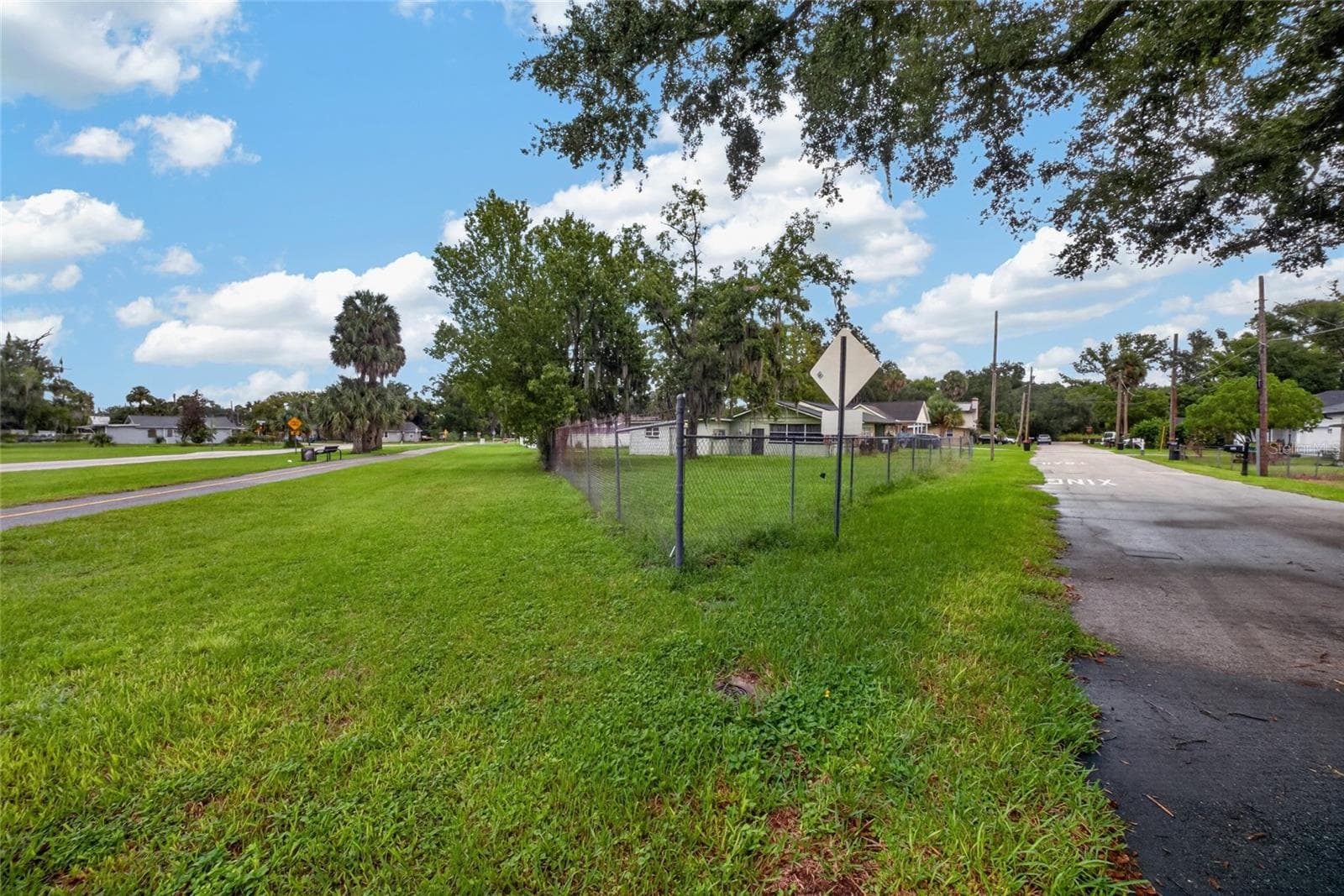 Single Family Residence at 1210 W 15TH ST, SANFORD, photo 6 of 35