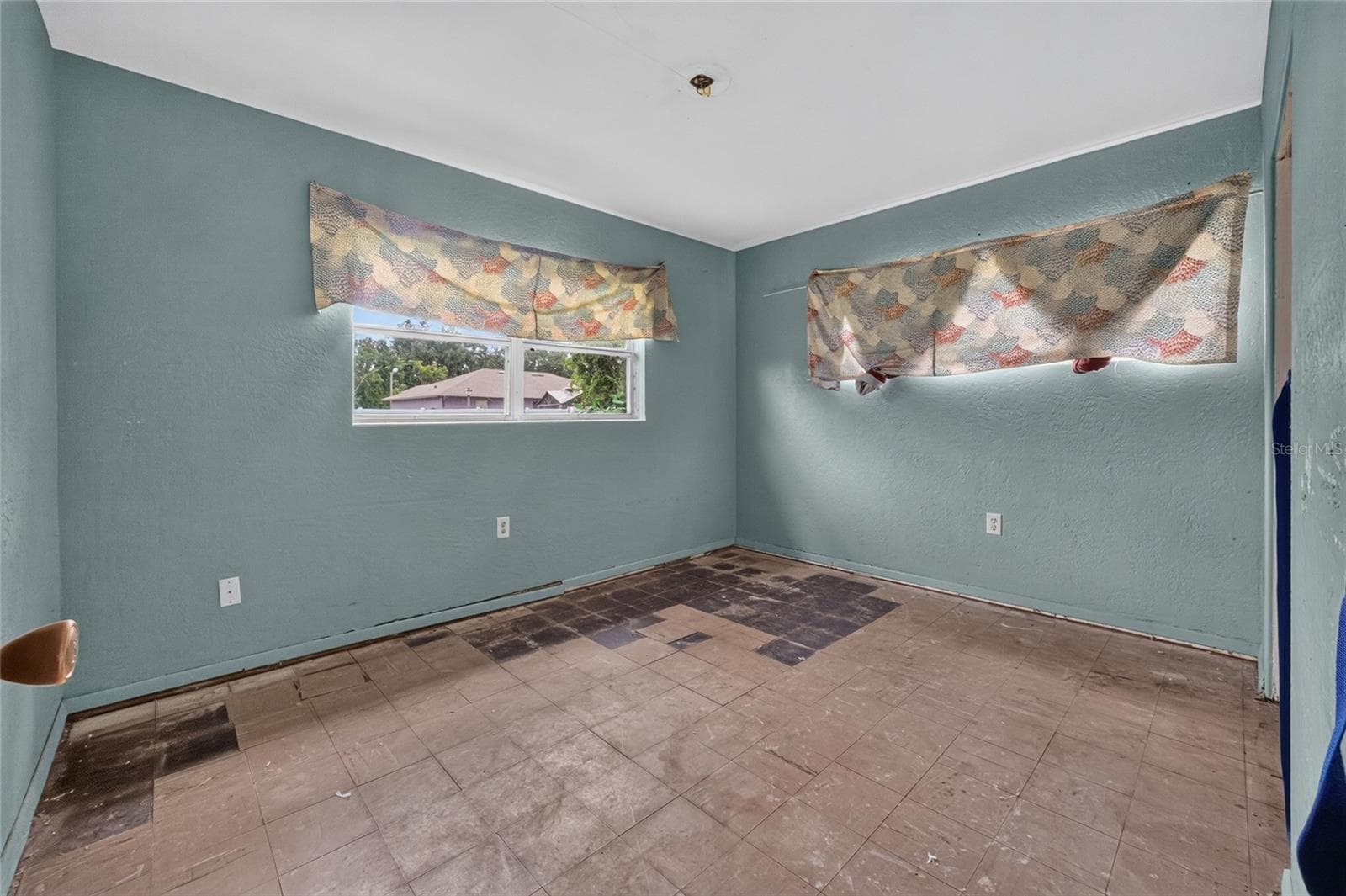 Single Family Residence at 1210 W 15TH ST, SANFORD, photo 19 of 35
